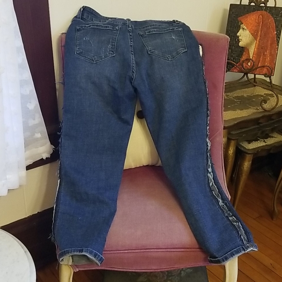 Distressed Jeans - Picture 3 of 4